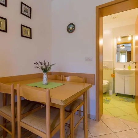 Apartmán One-bedroom In 8 Crikvenica