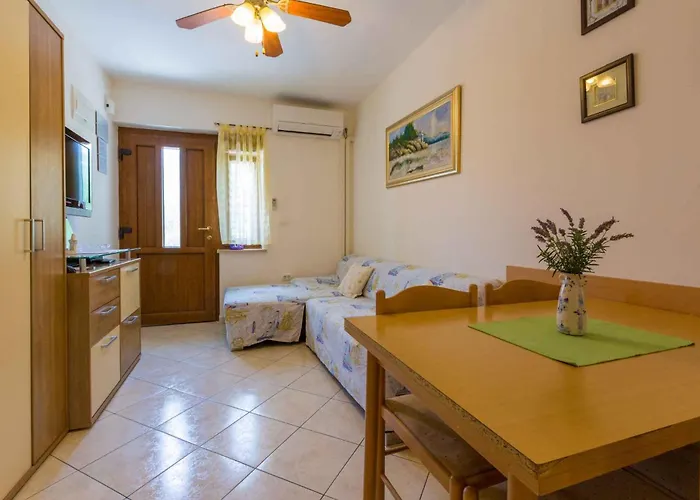 One-bedroom In 8 *