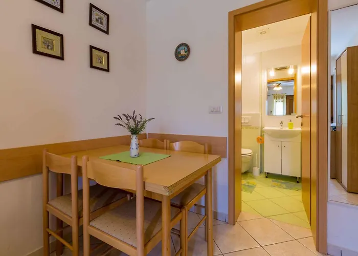Daire One-bedroom In 8 Crikvenica